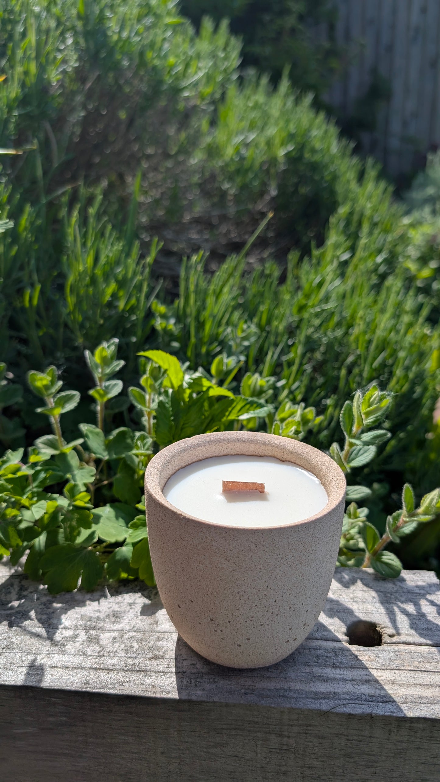 Citronella, Lemongrass, Peppermint & Lavender Refillable Amphora Candle - 40 Hour