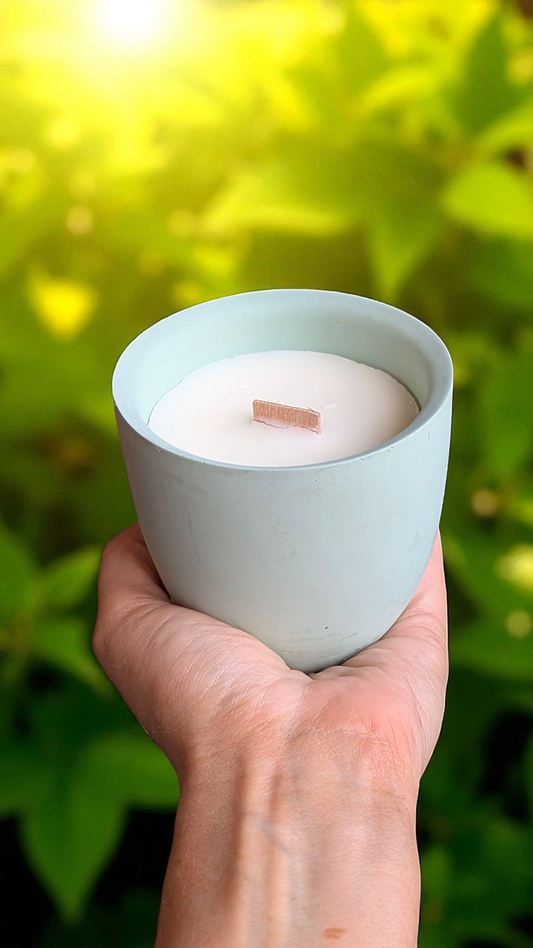 Eucalyptus, Lavender, Rose Geranium & Cedarwood Refillable Amphora Candle - 40 Hour